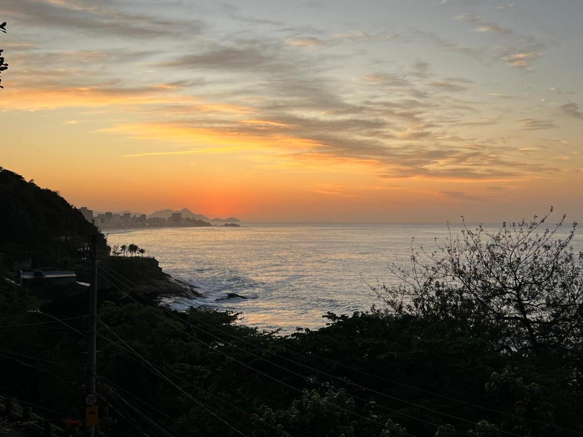 Ocean View House Of Zepp - Good Neighbourhood, 5 Minute Walk To The Beach, Stunning Sunrise Views Rio de Janeiro Esterno foto
